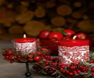 Puzle Vánoční svíčky zapálil a zdobené červených bobulí