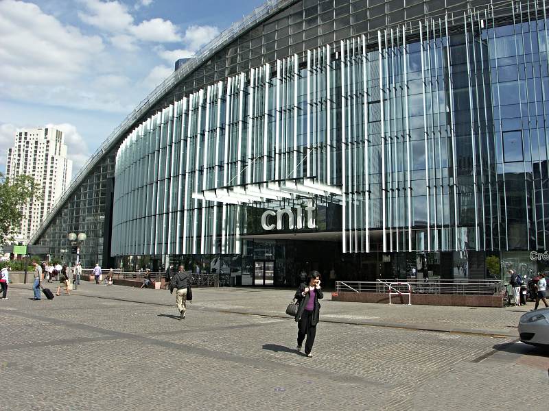 Paříž La Defense- obchodní dům CNIT puzzle